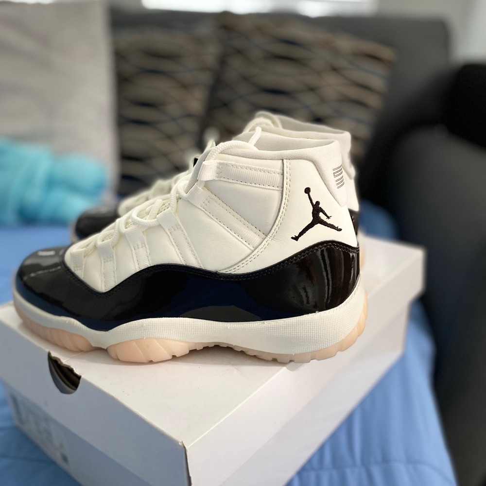 Jordan 11 Retro 'Concord' White pink and Raisin color Sneakers